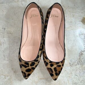 NEVER WORN! Leopard calf hair, with an point-shaped toe flat